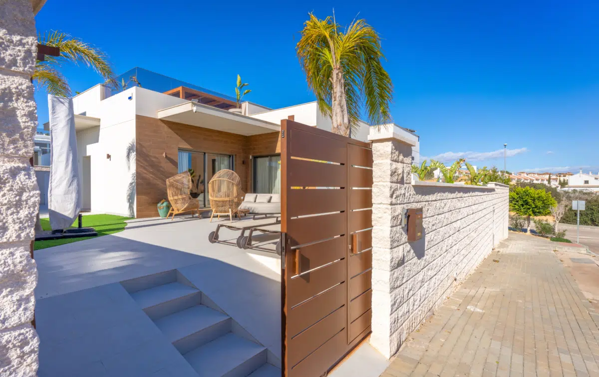Villa with 4 bedrooms in San Miguel de Salinas - 1/10