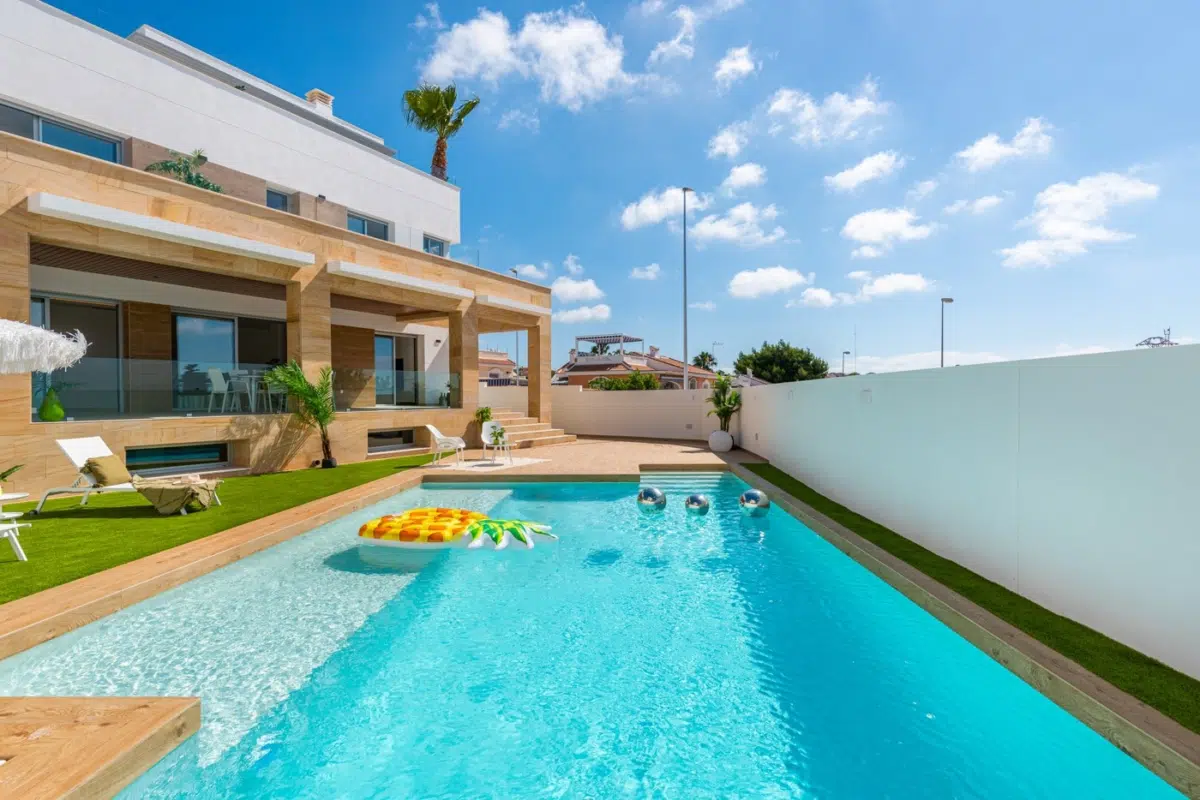 Villa with 4 Bedrooms in Rojales - 1/10