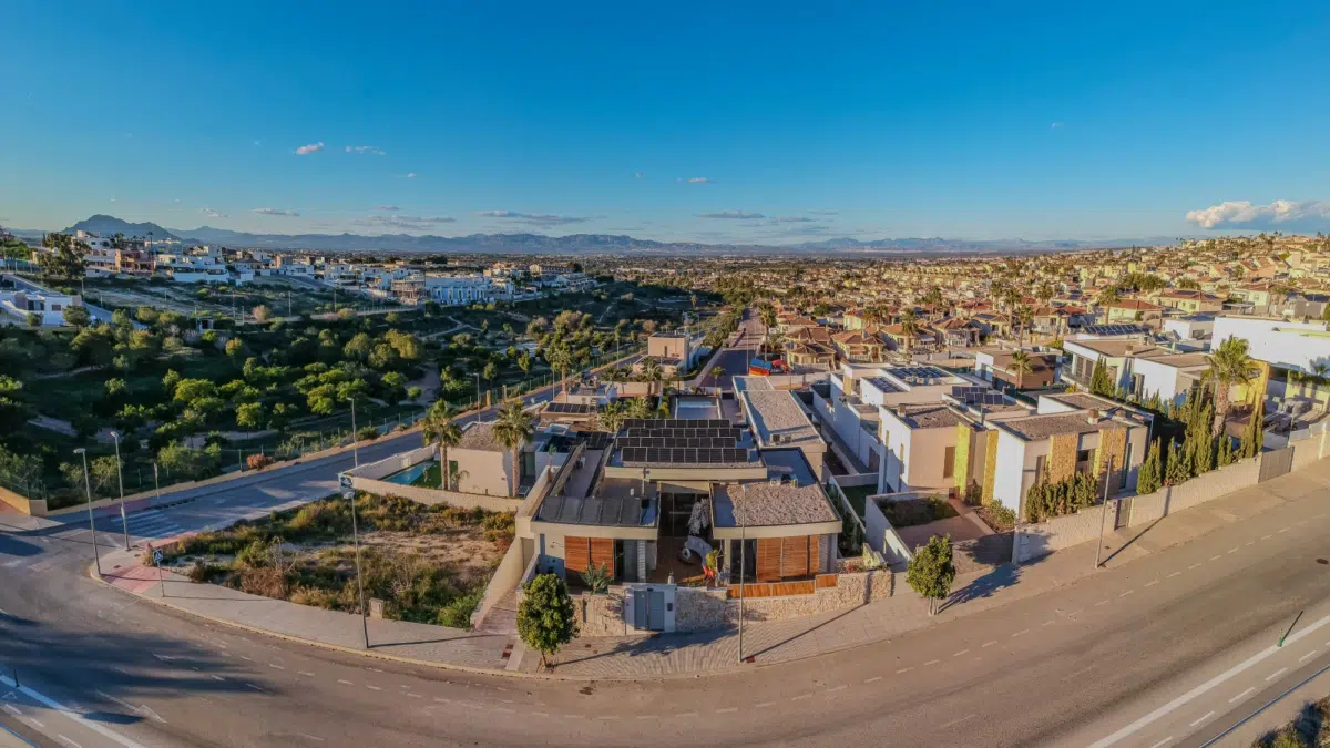 Villa with 4 bedrooms in Benijófar - 1/10
